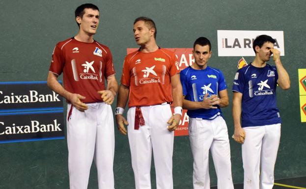 Rezusta engrandece a los zagueros