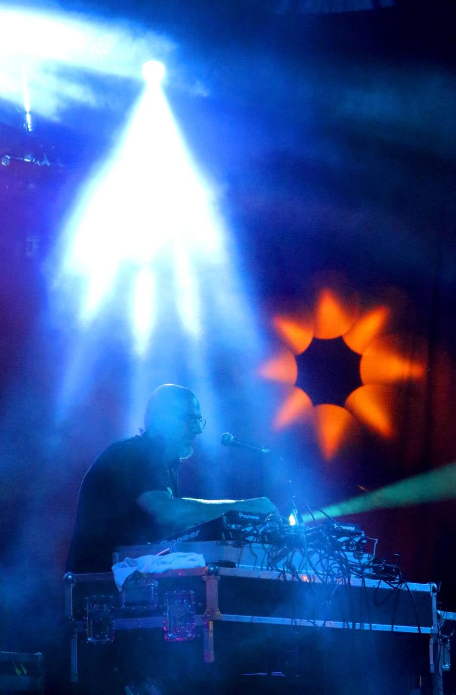 Fotos: Paco Pil cerró las fiestas en el Espacio Peñas 2.0