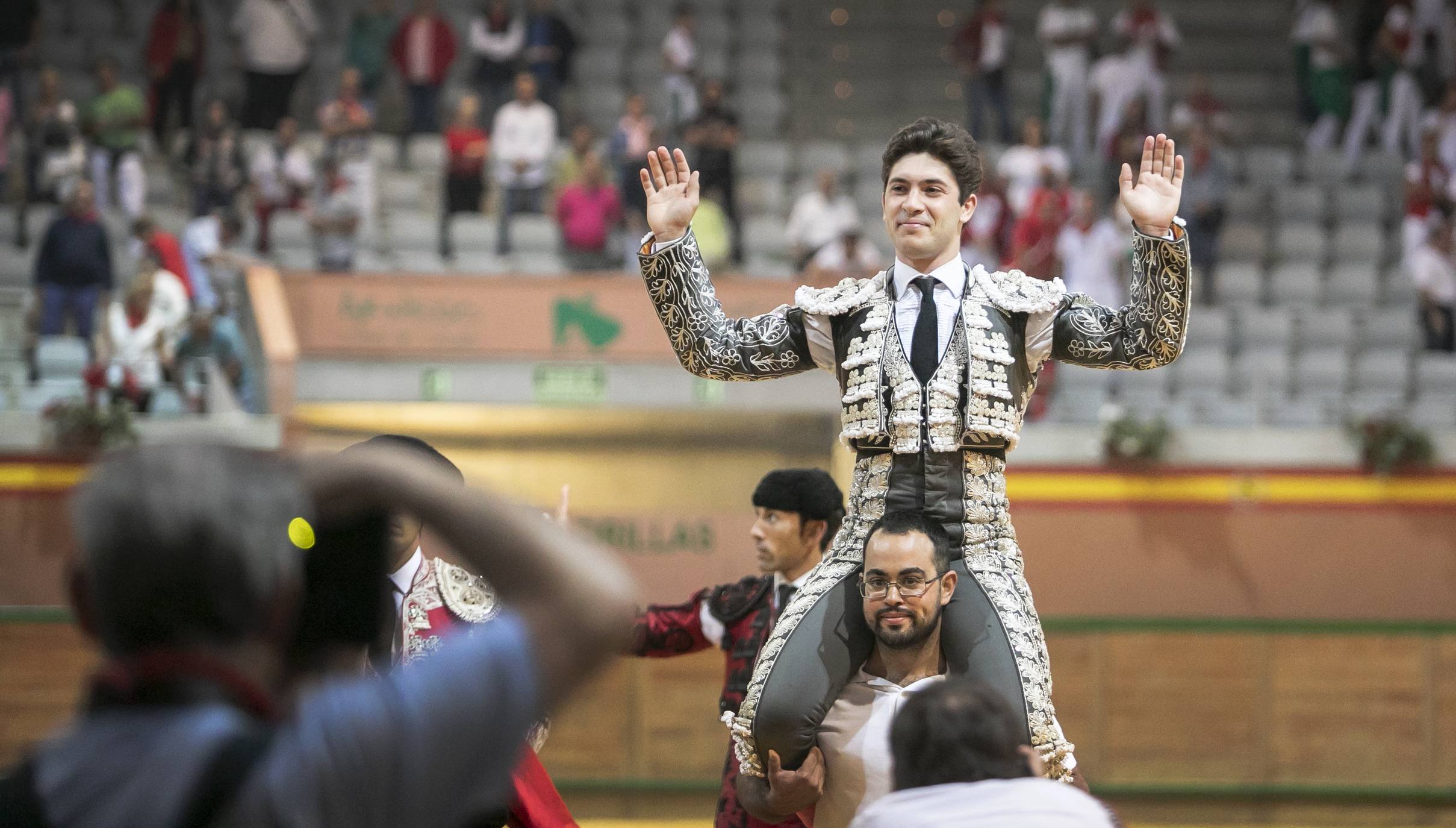 El novillero ha triunfado en la cuarta cita de la Feria del Zapato de Oro. 