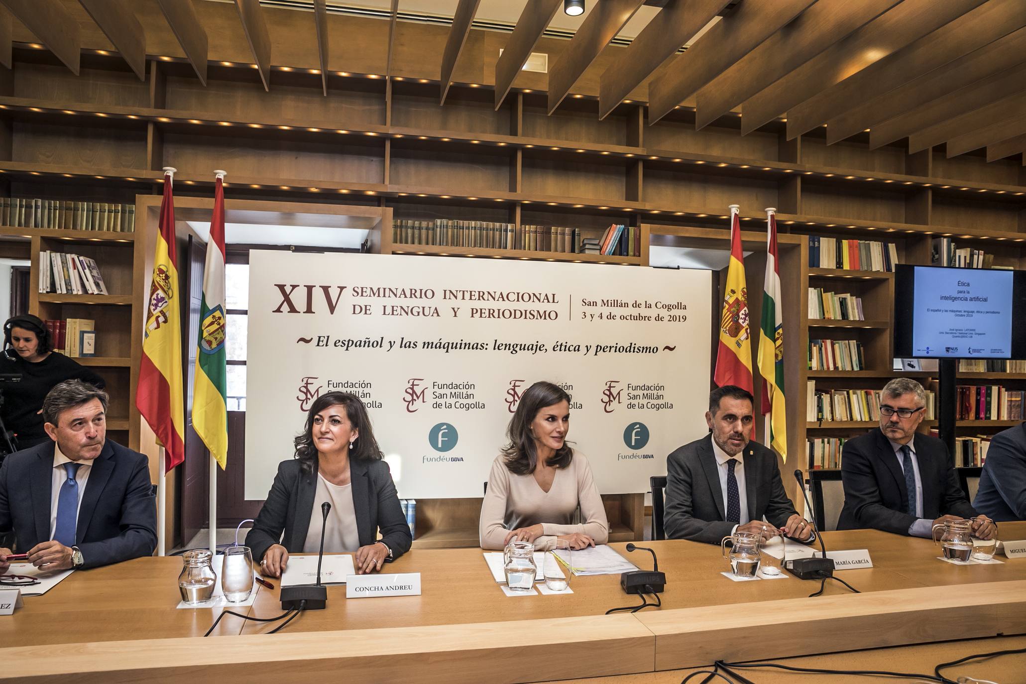 Fotos: Doña Letizia inaugura en San Millán el XIV Seminario Internacional de Lengua y Periodismo