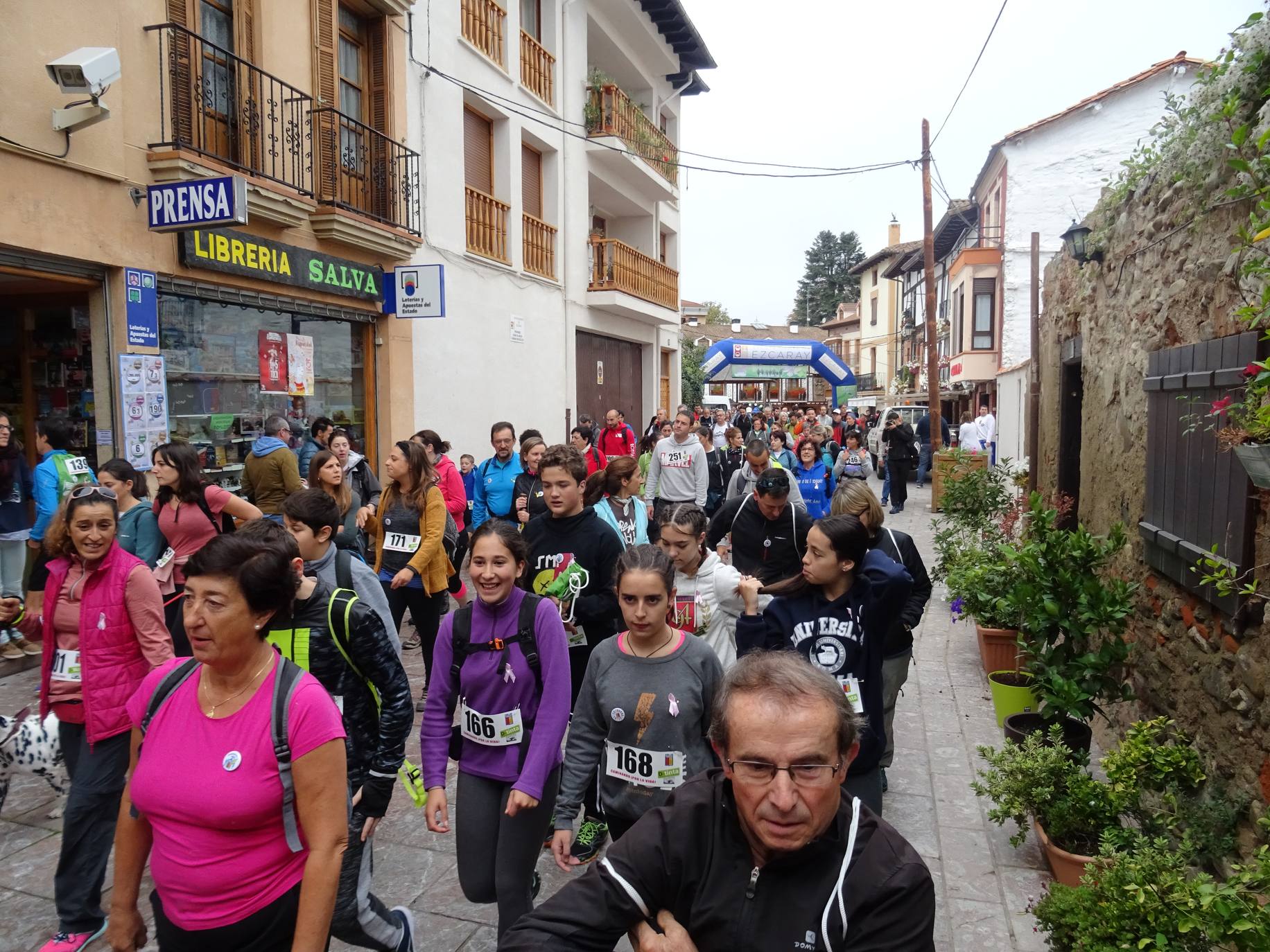 Marcha 'Caminando, ¡por la vida! celebrada en Ezcaray