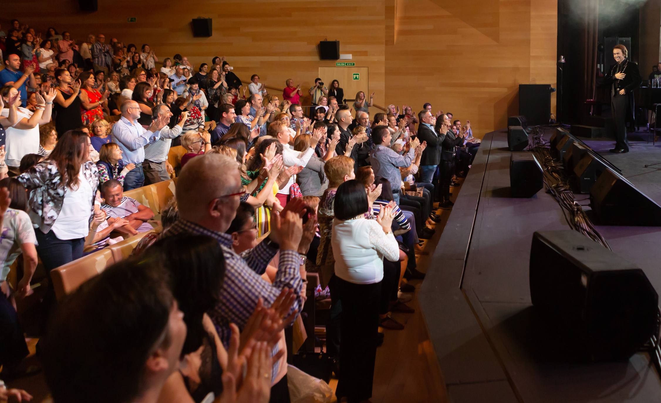 Concierto 'RESinphonico' de Raphael en Riojafórum
