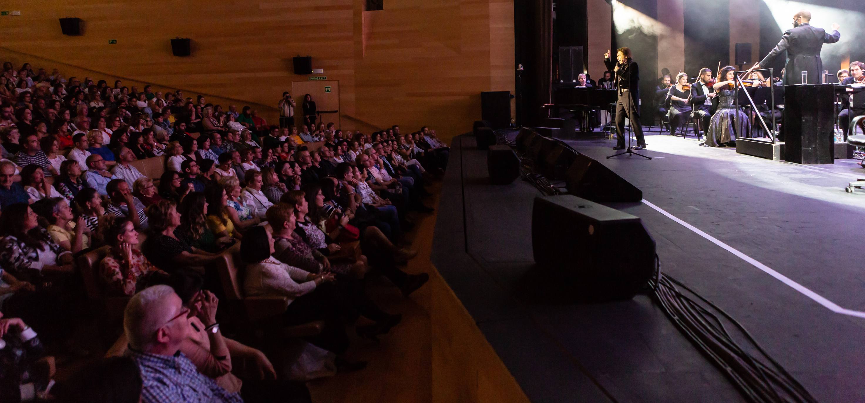Concierto 'RESinphonico' de Raphael en Riojafórum