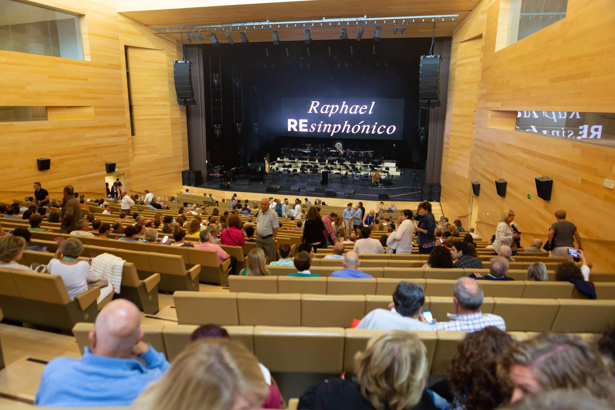 Concierto 'RESinphonico' de Raphael en Riojafórum