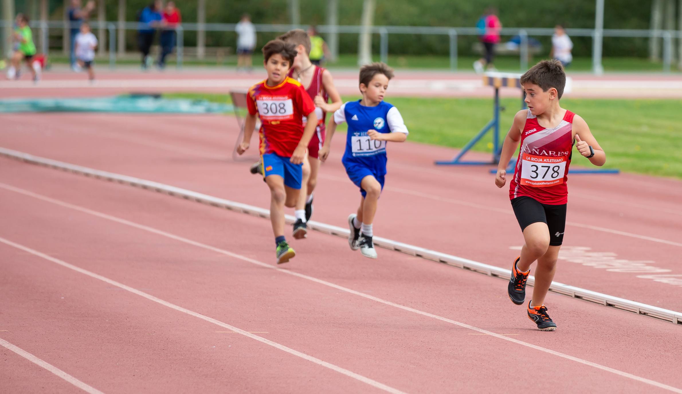 El 1.000 Popular en el Adarraga, la fiesta del atletismo 