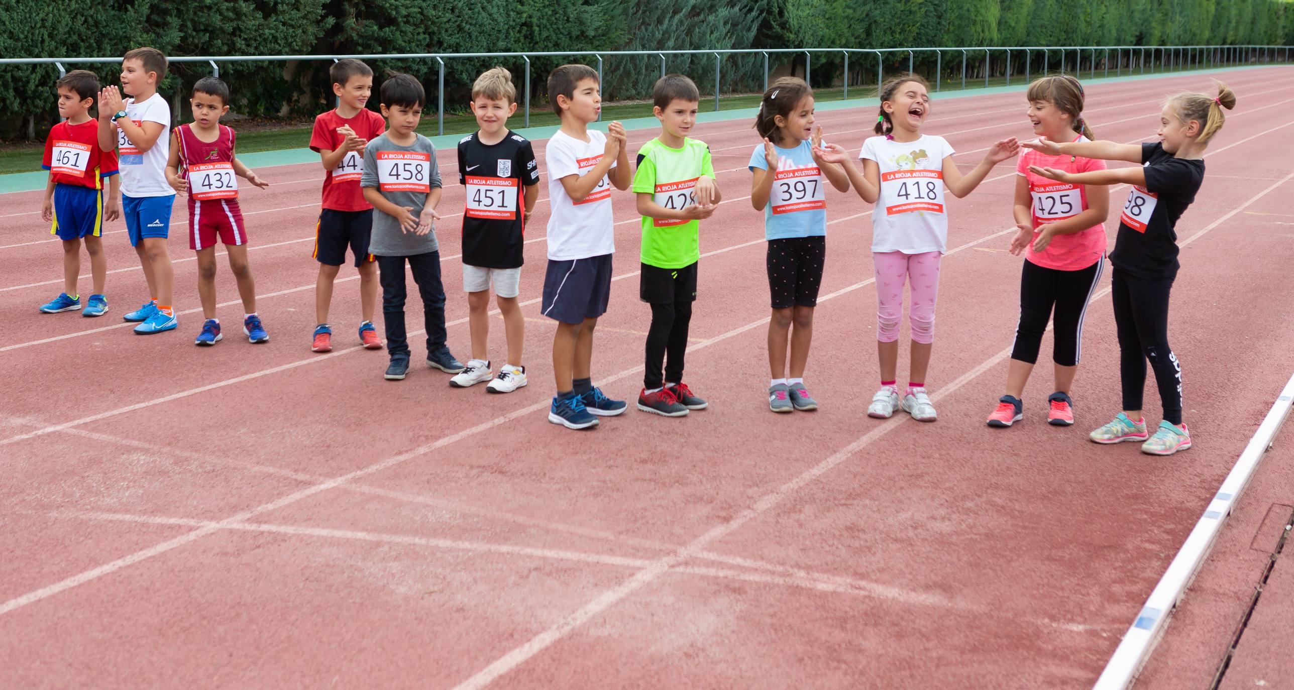 El 1.000 Popular en el Adarraga, la fiesta del atletismo 