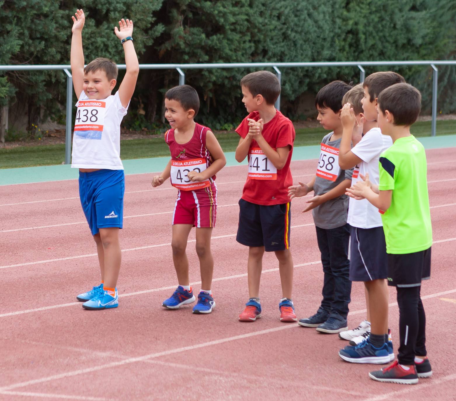 El 1.000 Popular en el Adarraga, la fiesta del atletismo 