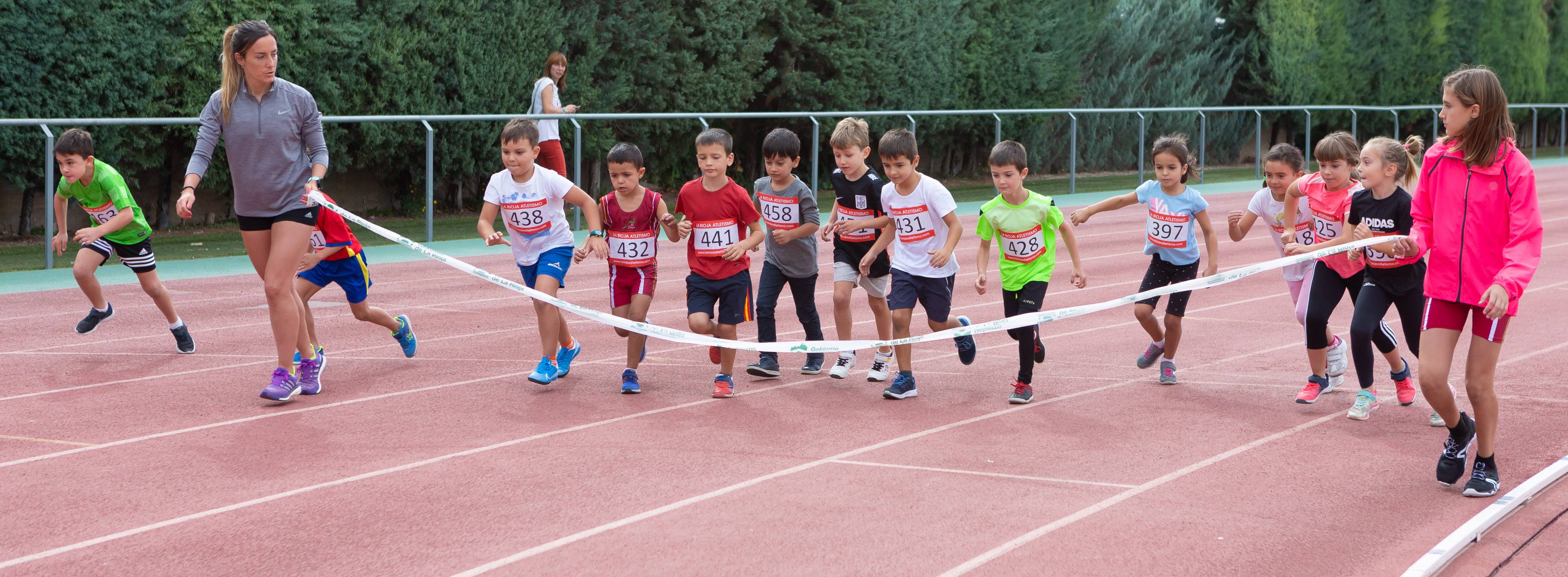 El 1.000 Popular en el Adarraga, la fiesta del atletismo 