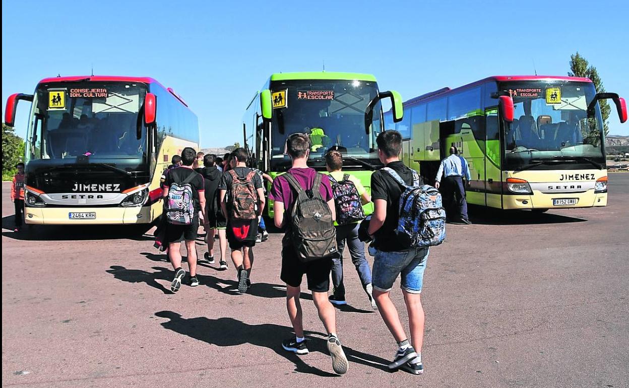 Los autobuses que salieron este jueves para Pradejón, Ausejo y El Villar de Arnedo desde Calahorra. 