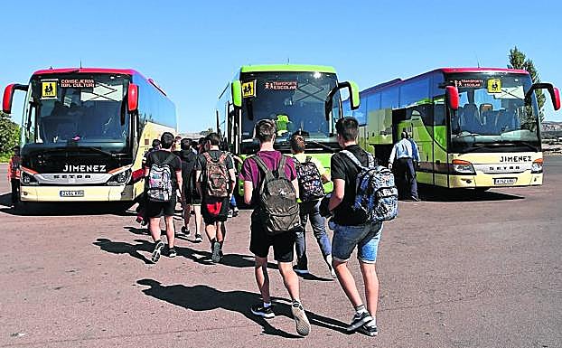 Los autobuses que salieron este jueves para Pradejón, Ausejo y El Villar de Arnedo desde Calahorra. 