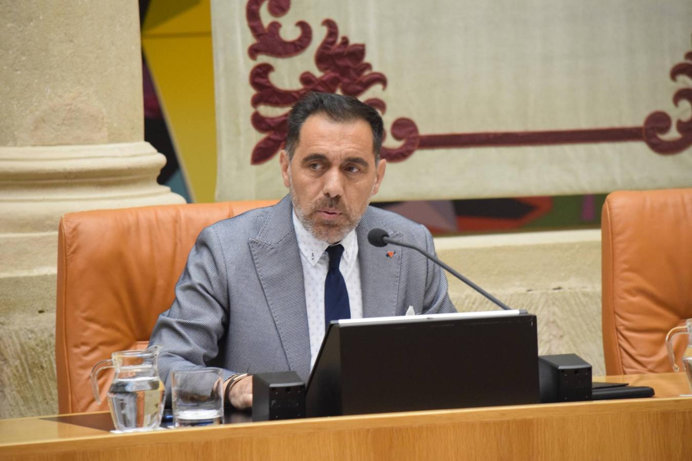 Sesión plenaria en el Parlamento de La Rioja. 