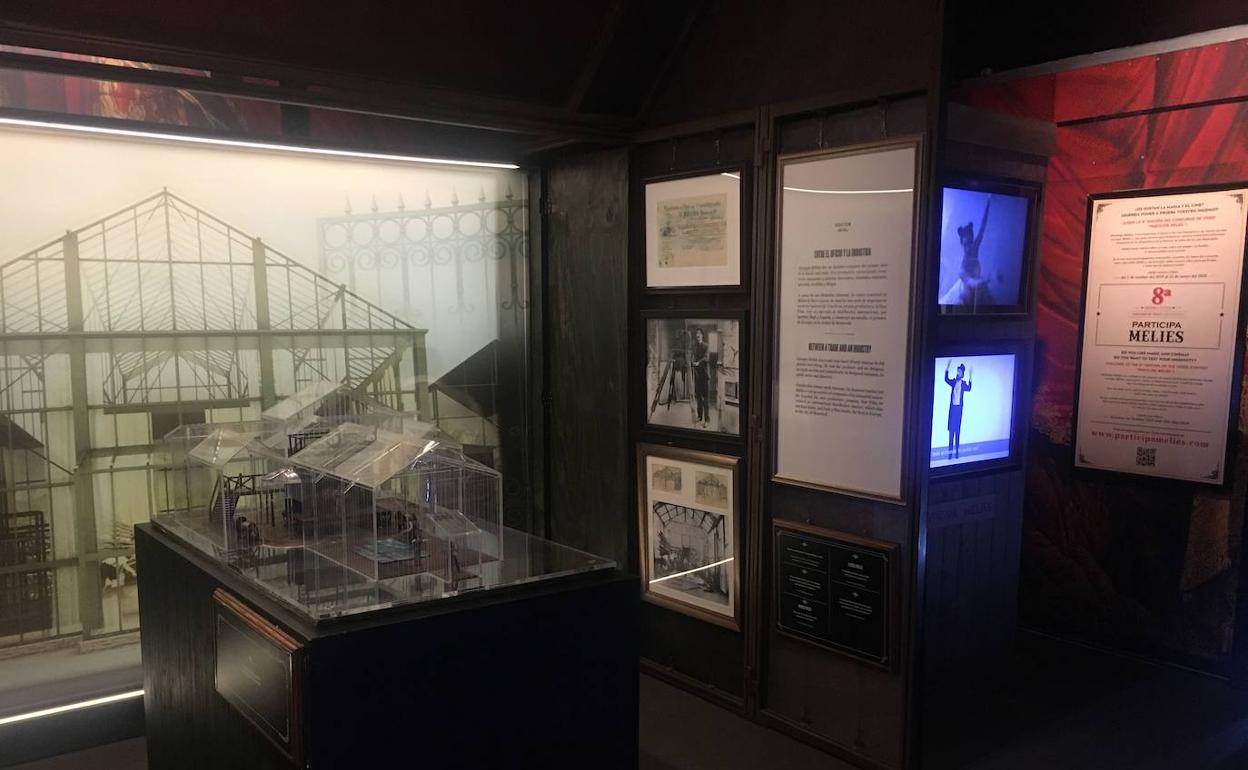 Una de las zonas de la exposición ubicada en la plaza del Ayuntamiento de Logroño