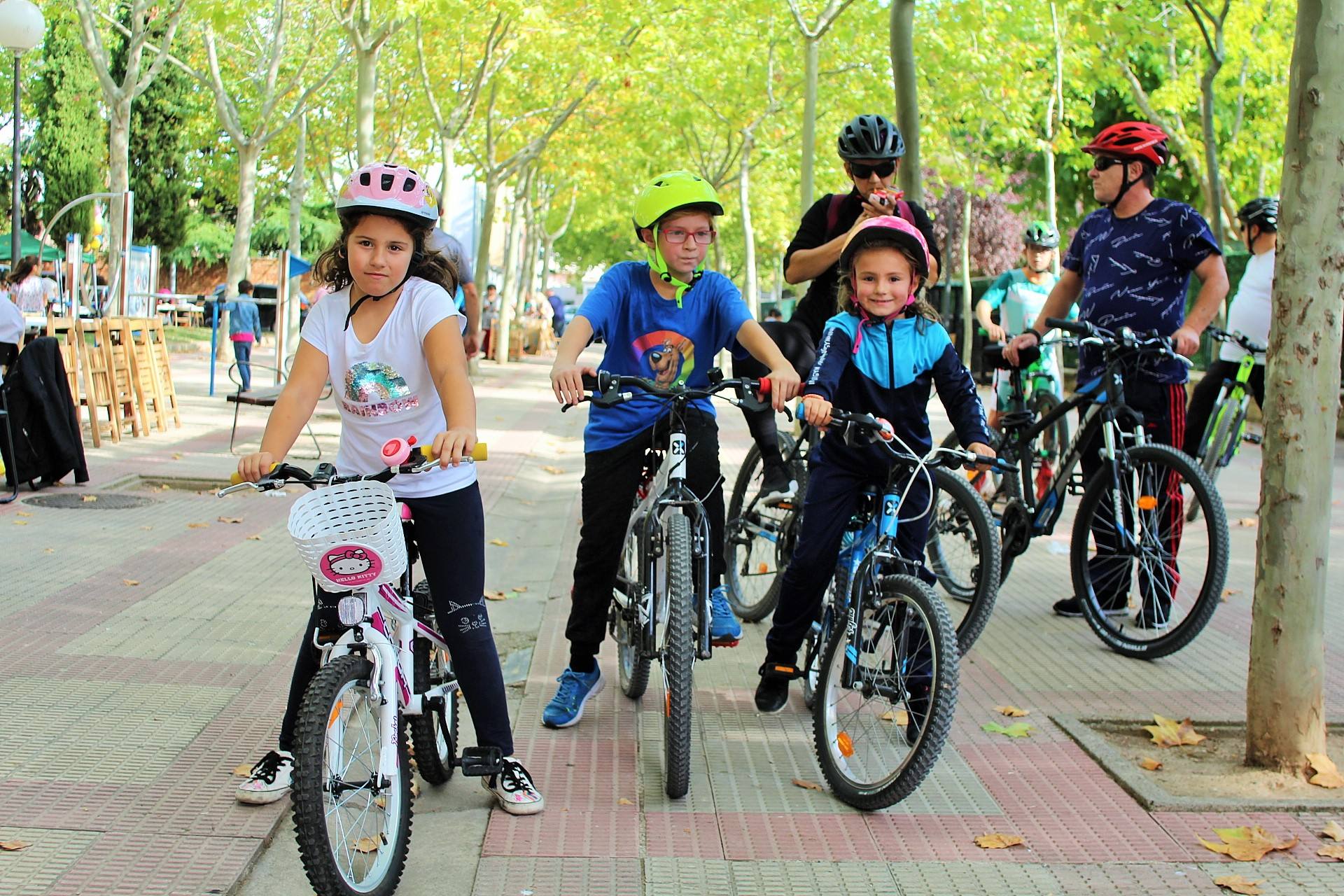 Reunió a vecinos y seguidores de la ciclista en la cita dominical de las fiestas del barrio logroñés Varea