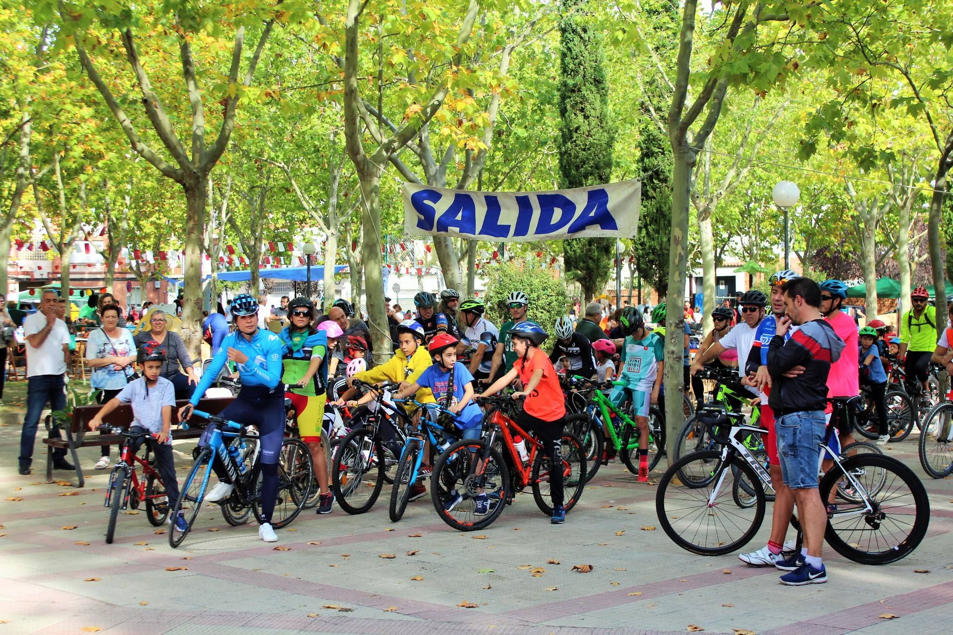 Reunió a vecinos y seguidores de la ciclista en la cita dominical de las fiestas del barrio logroñés Varea