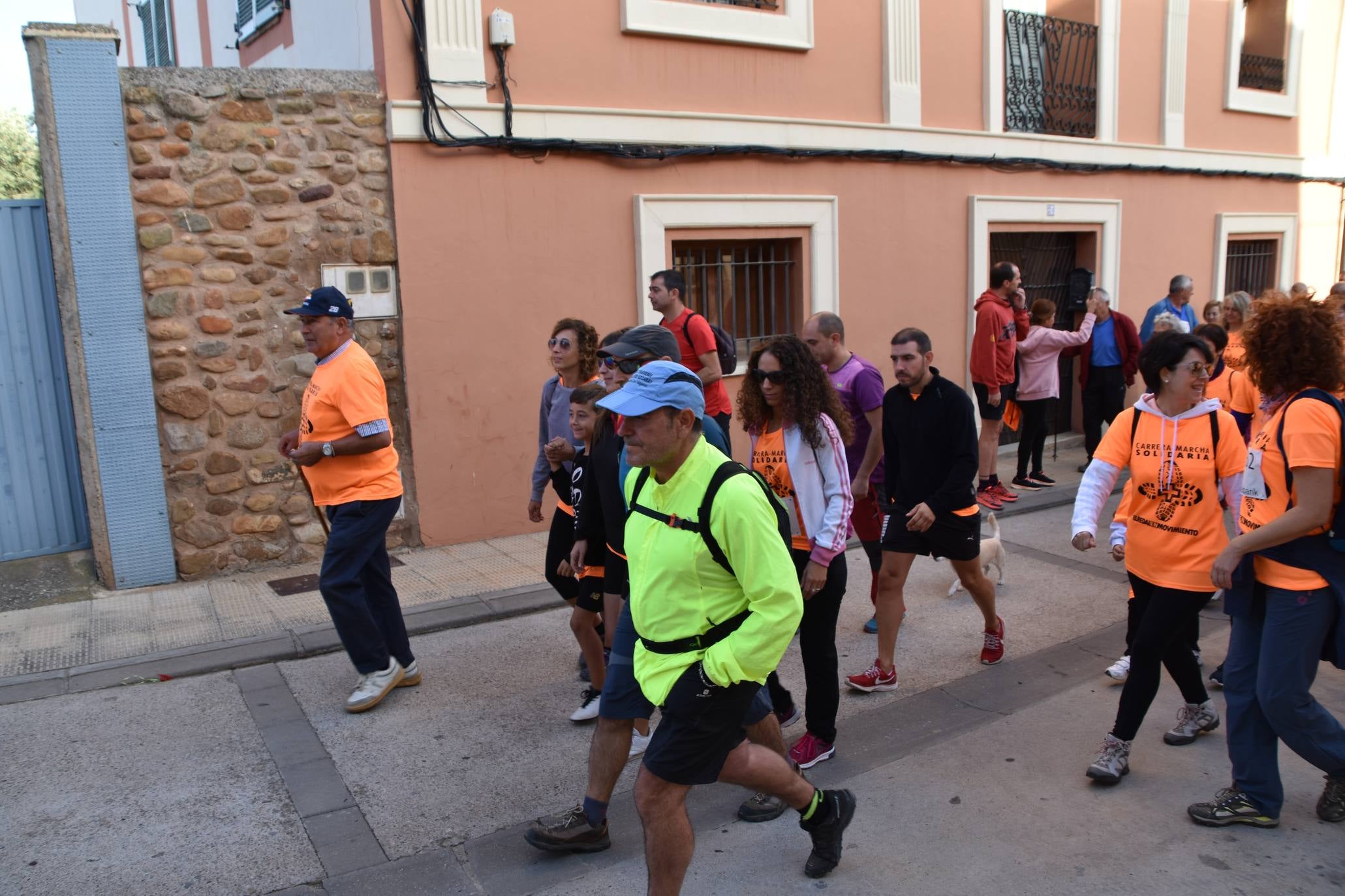 En total 821 hubo participantes entre las tres de los cuales la mayor parte, 658 personas, participaron en la marcha de 11.5 kilómetros por un circuito rural