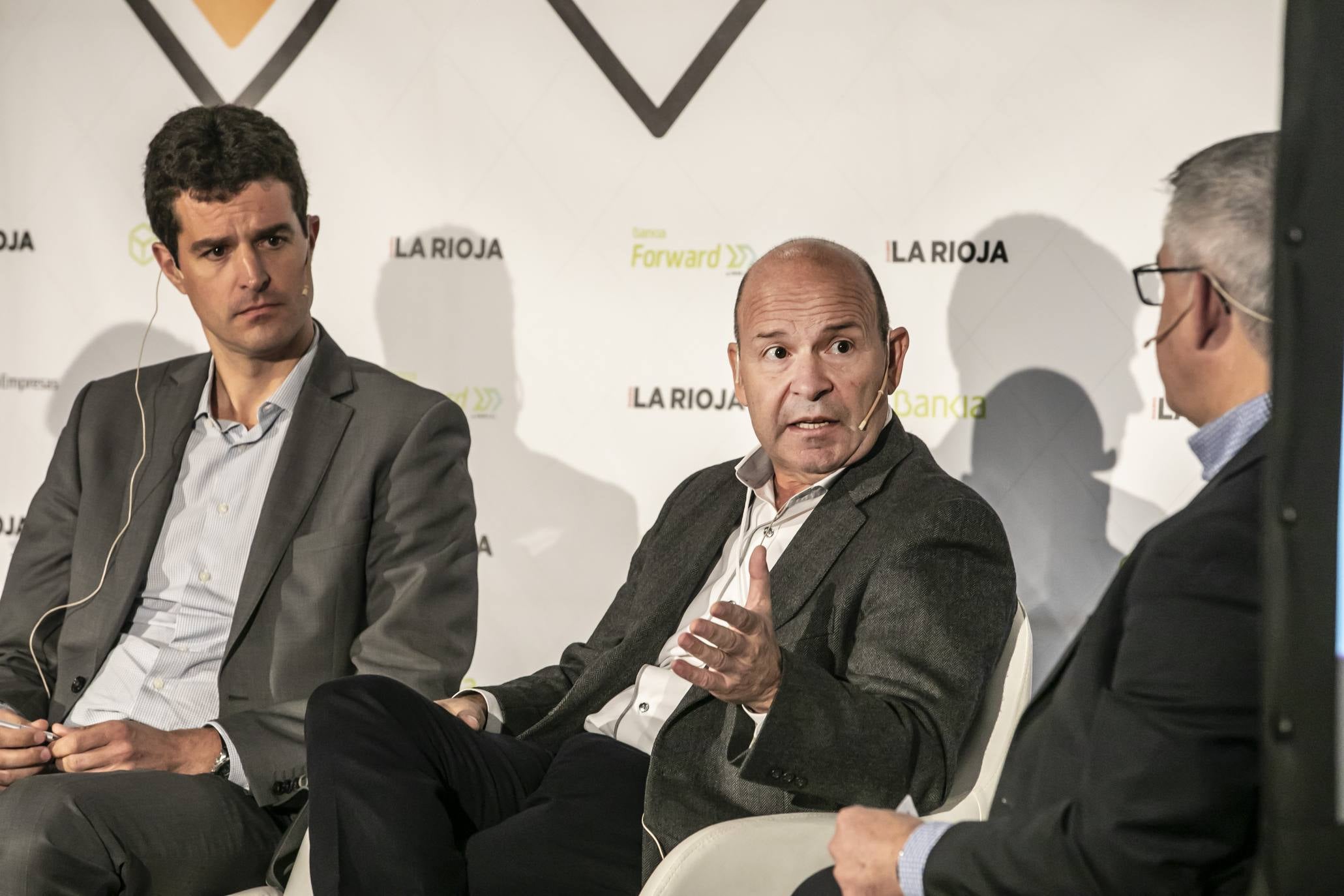 El CEO de la consultora de estrategia corporativa Innsai, Jesús Navarro, ha explicado en Logroño las tendencias innovadoras de futuro en la agricultura, dentro de la Jornada Bankia Forward que ha organizado Diario LA RIOJA en Bodegas Franco-Españolas.