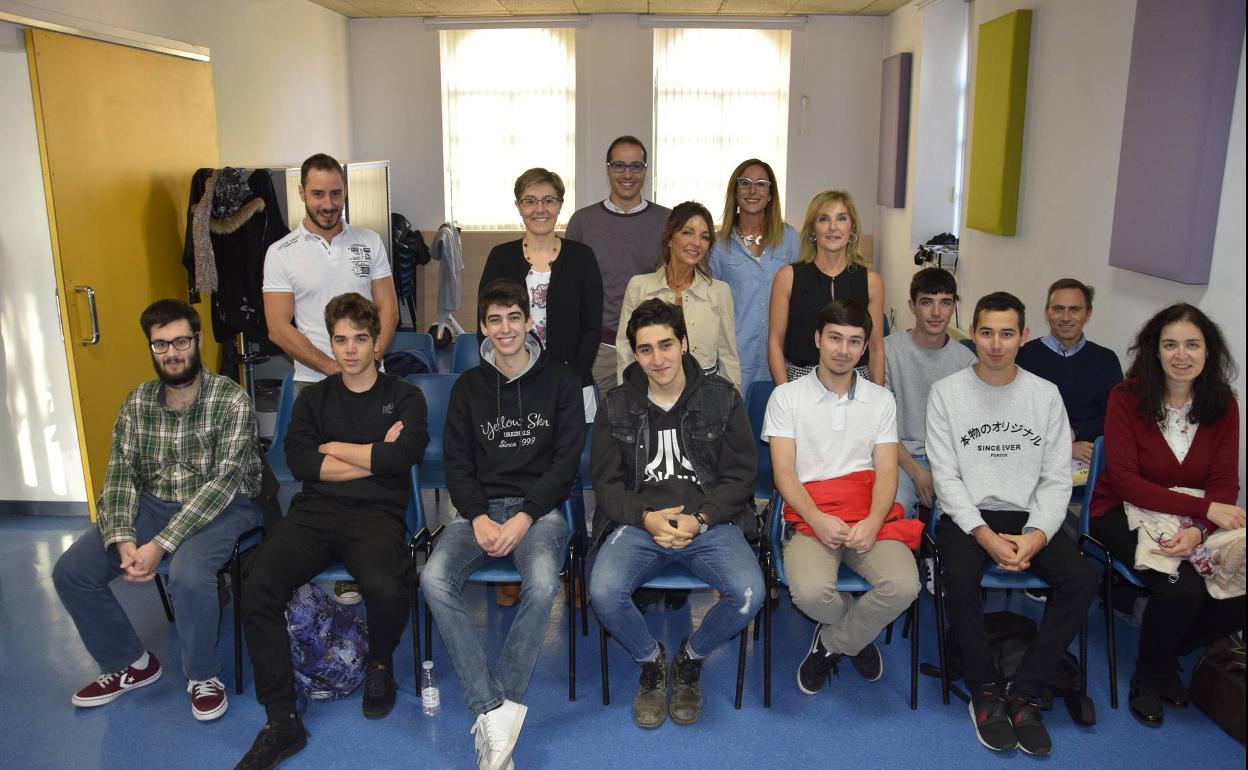 Una treintena de alumnos de FP Dual se adiestran en habilidades de inteligencia emocional