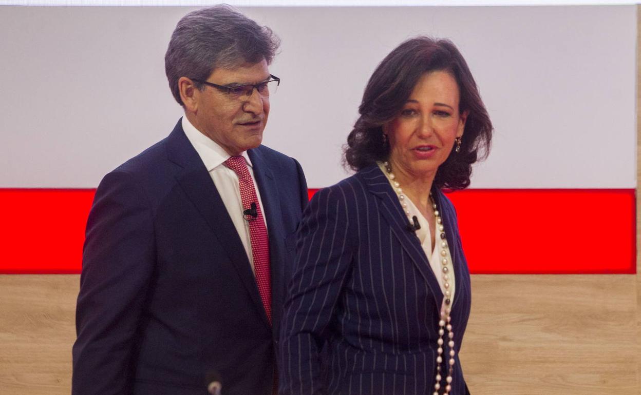 Ana Botín, presidenta del grupo Santander, y José Antonio Álvarez, consejero delegado, en la última junta general.