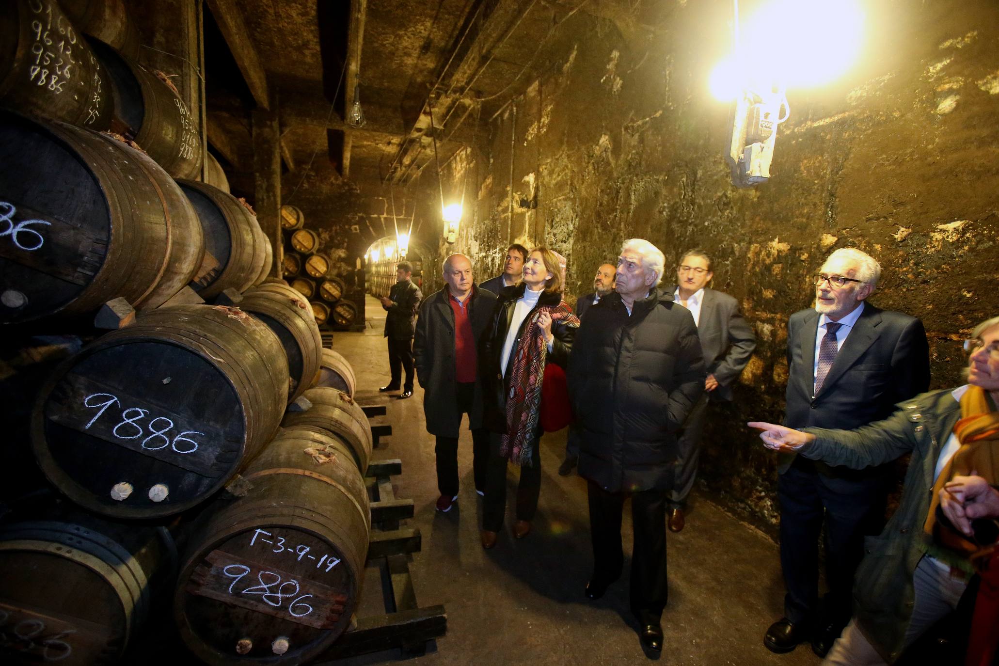 Vargas Llosa acude a Bodegas López de Heredia en su visita a La Rioja para Futuro en Español