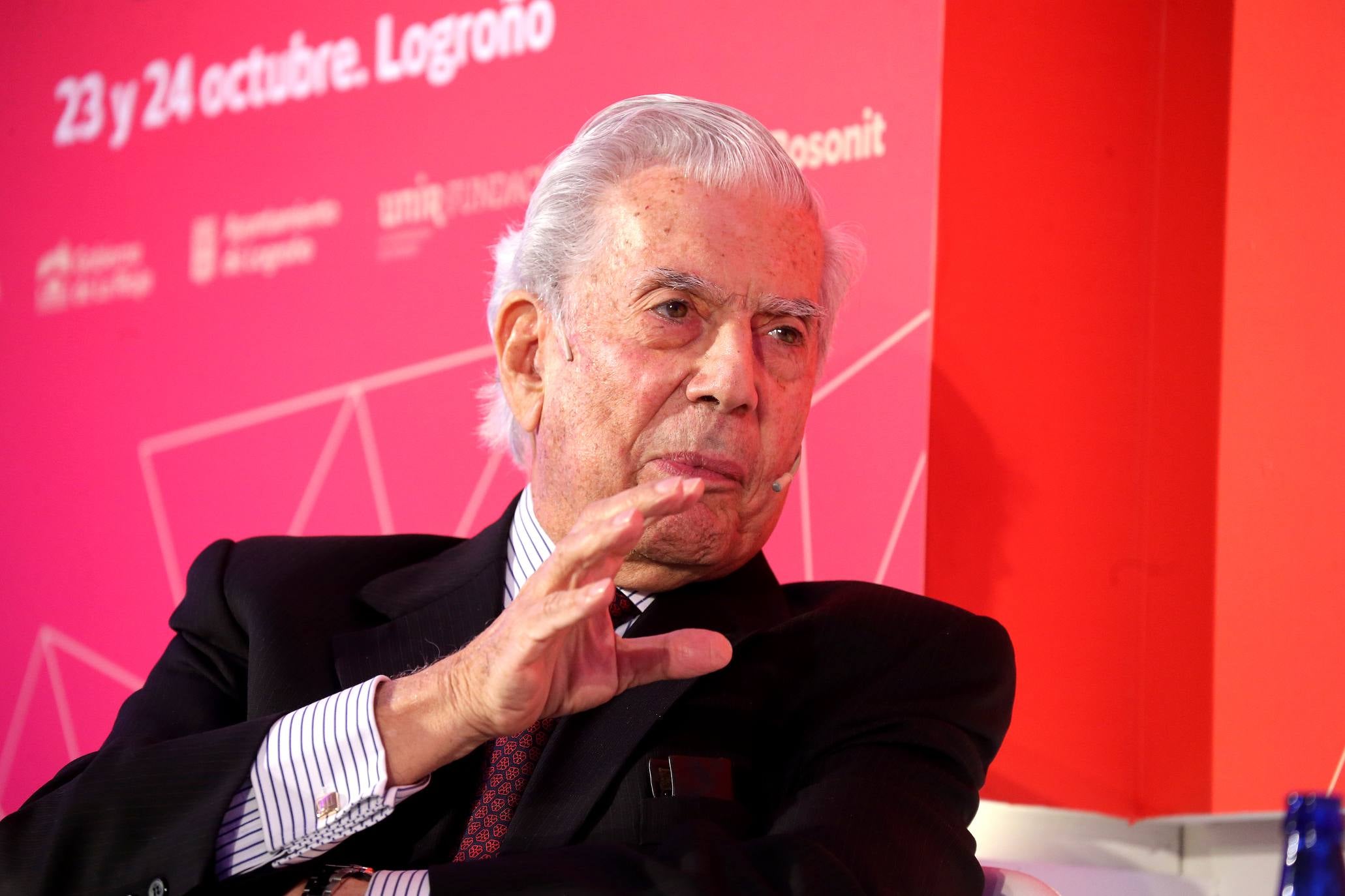 Vargas Llosa abre las Jornadas Futuro en Español en una conversación con Pedro Cateriano en el Círculo Logroñés
