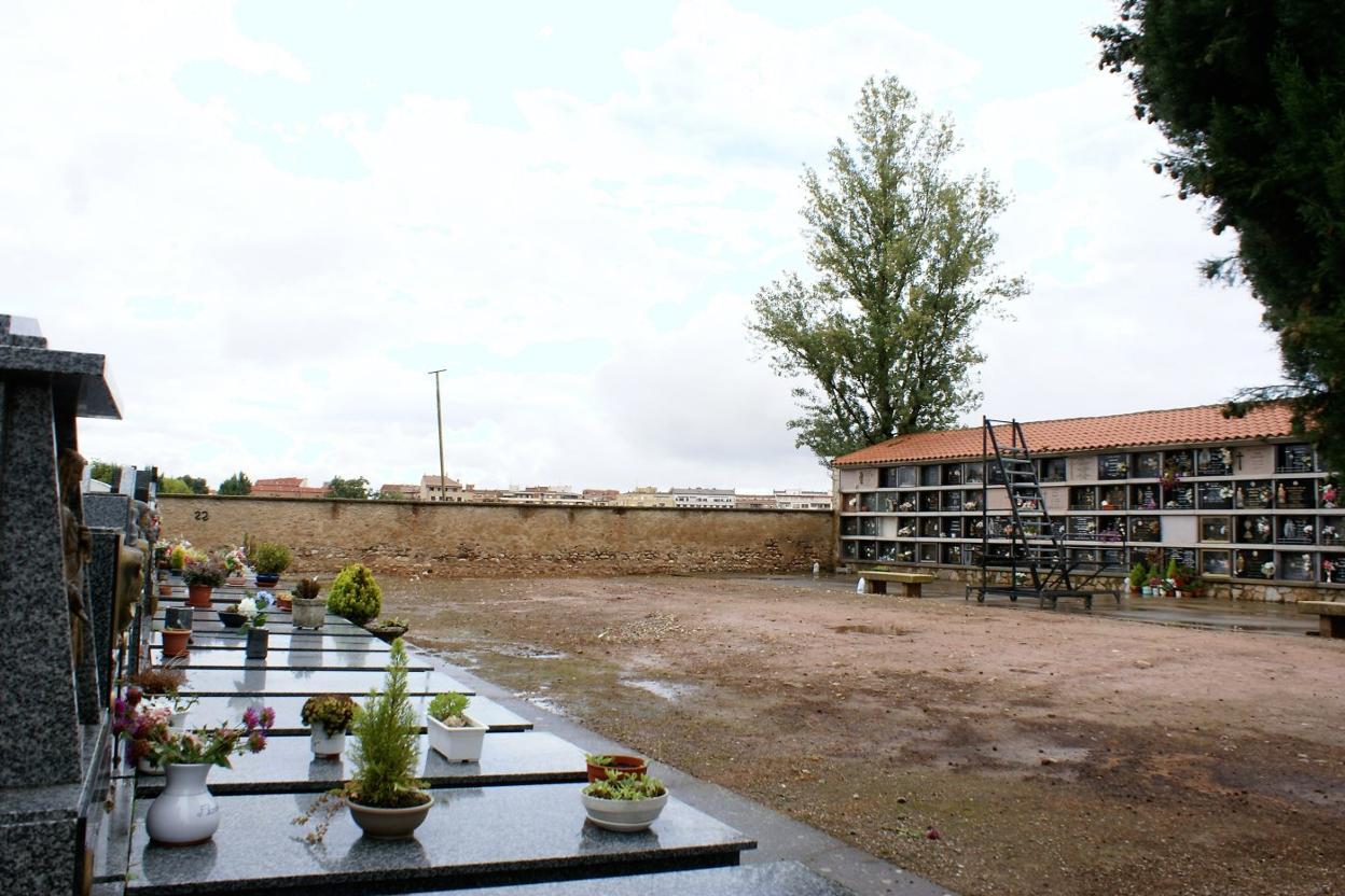 Columbario para cenizas en el cementerio