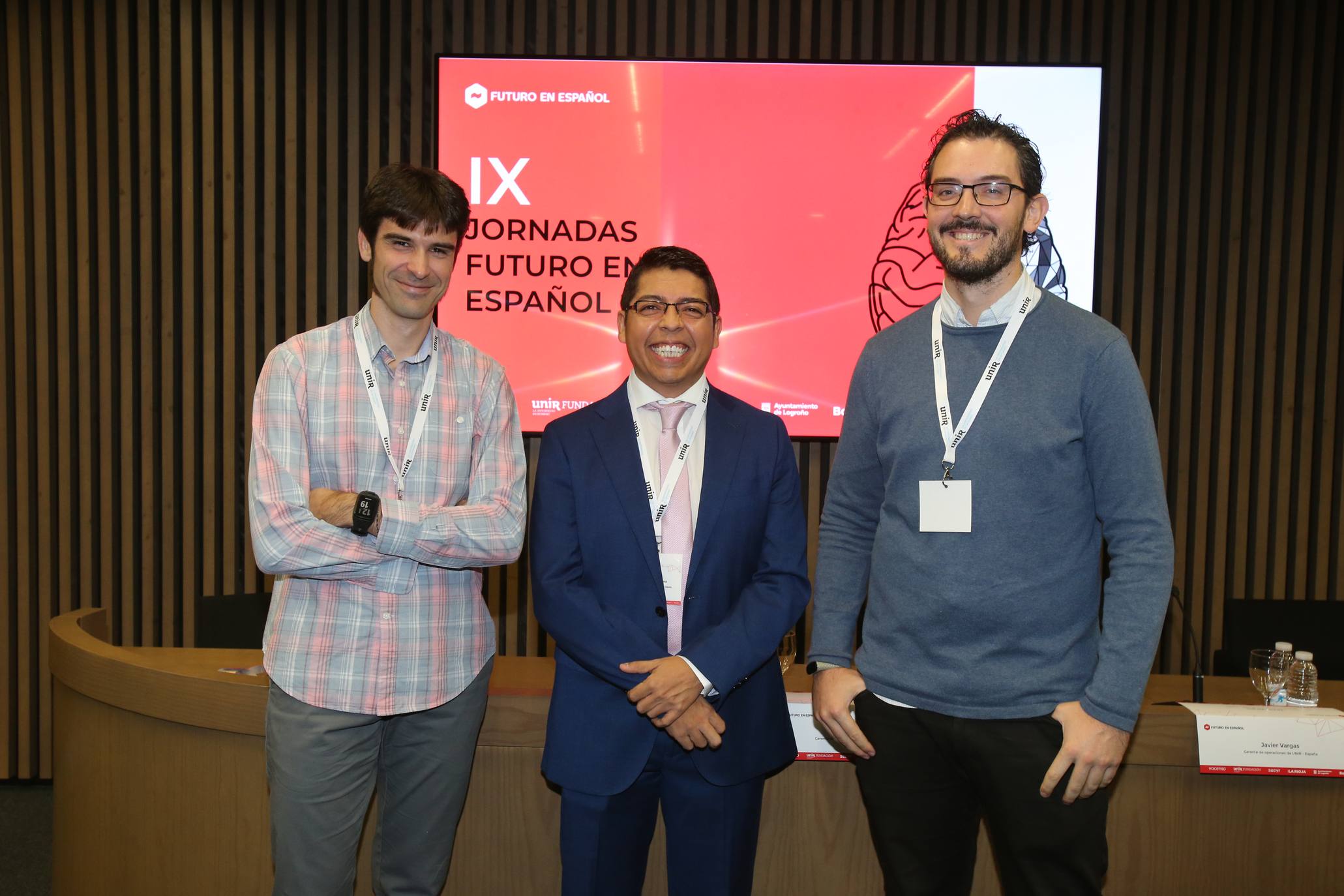 Representantes del sector tecnológico y universitario analizan en el rectorado de la UNIR el desarrollo digital y cómo la innovación tecnológica favorece la educación y la sostenibilidad económica de ciudades y territorios.