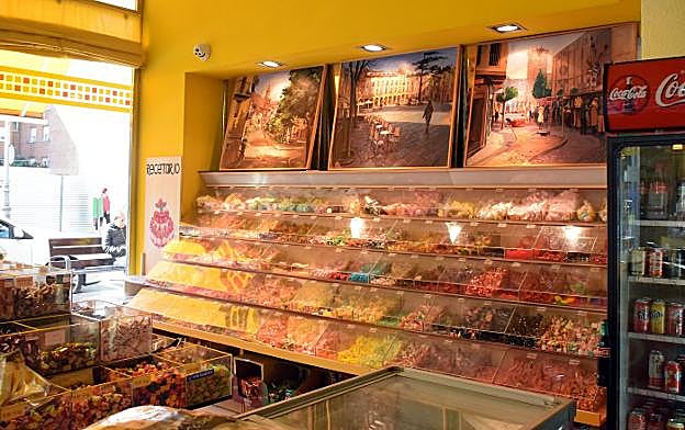 Las obras premiadas en el concurso de pintura rápida pueden verse en Frusedulce. :