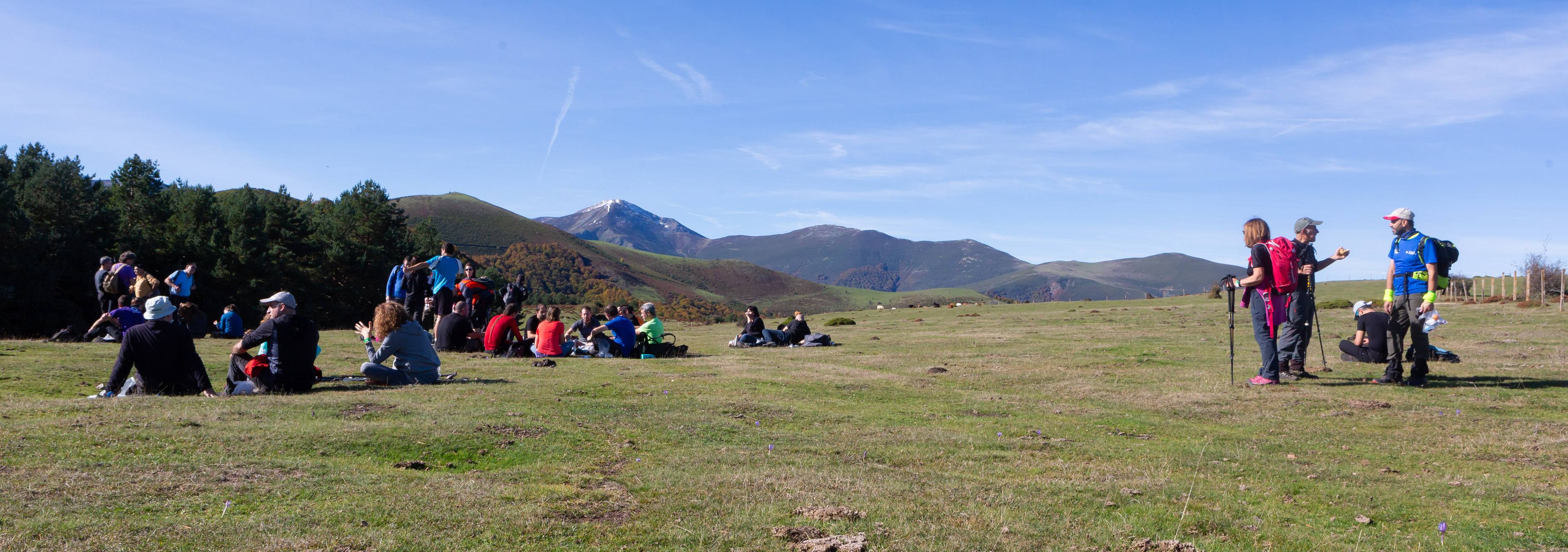 La marcha otoñal ha reunido a 450 senderistas 