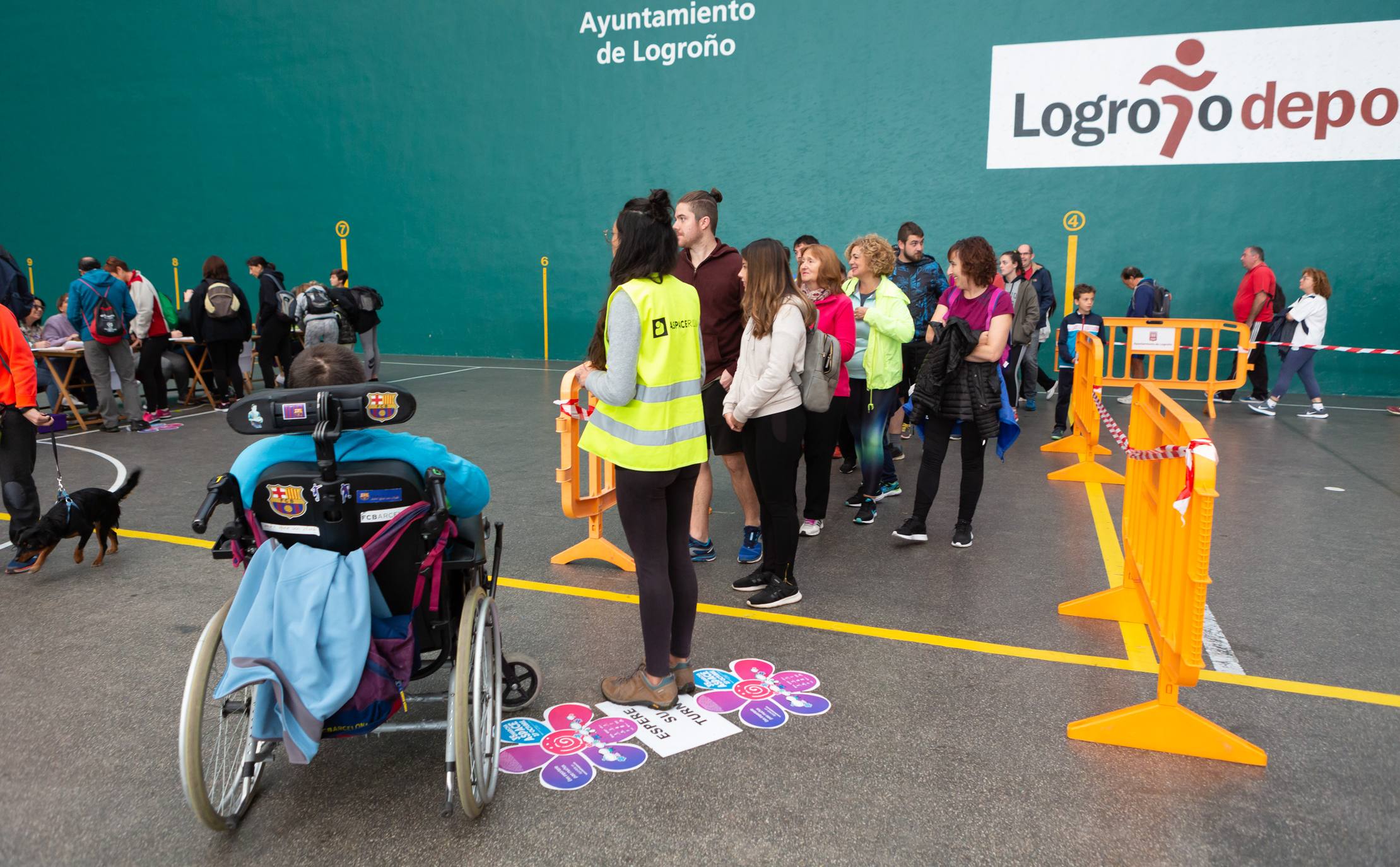 Los marchosos tienen que completar un recorrido llano de 19 kilómetros, desde la capital riojana hacia Villamediana de Iregua, Alberite y Lardero