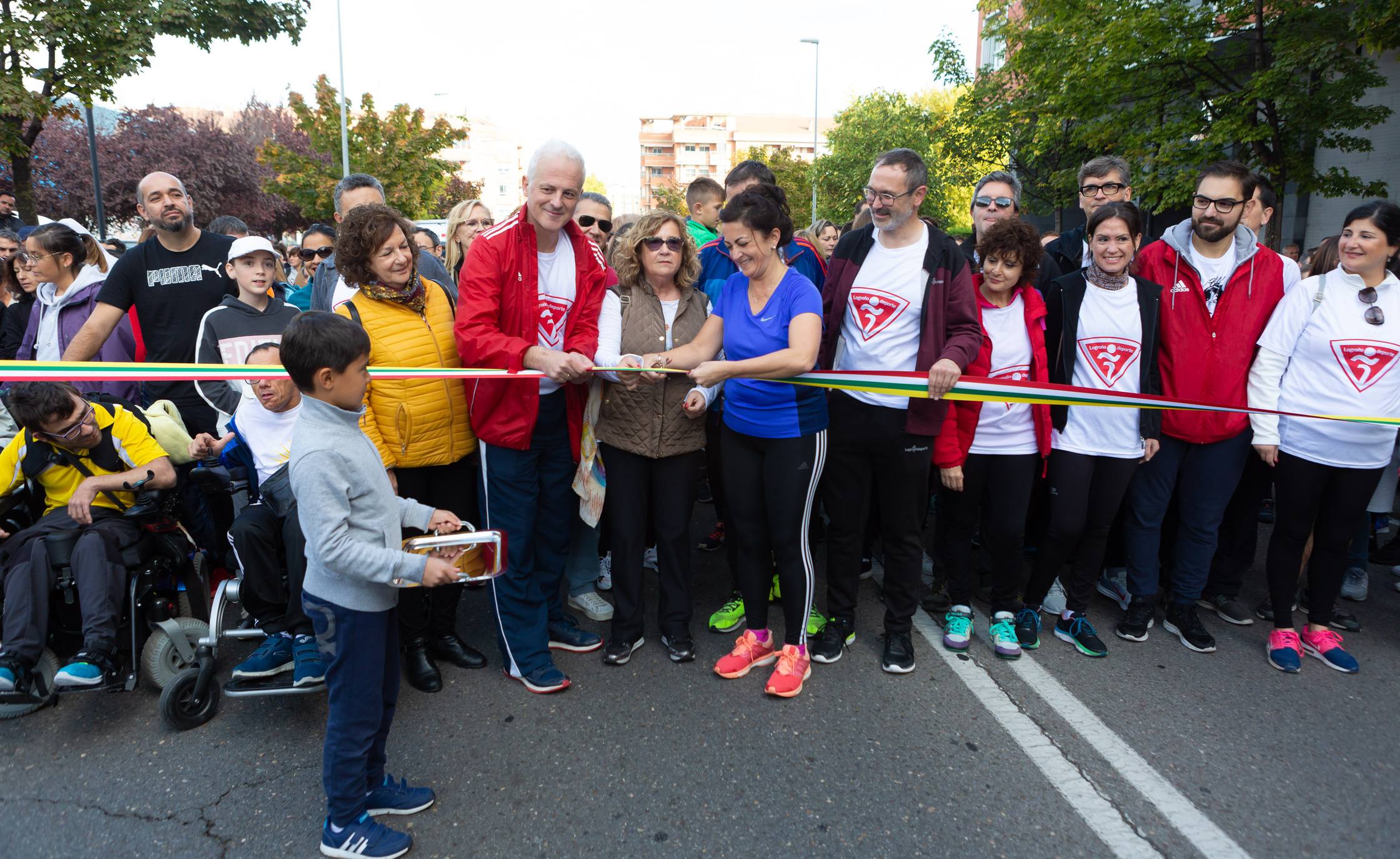 Los marchosos tienen que completar un recorrido llano de 19 kilómetros, desde la capital riojana hacia Villamediana de Iregua, Alberite y Lardero