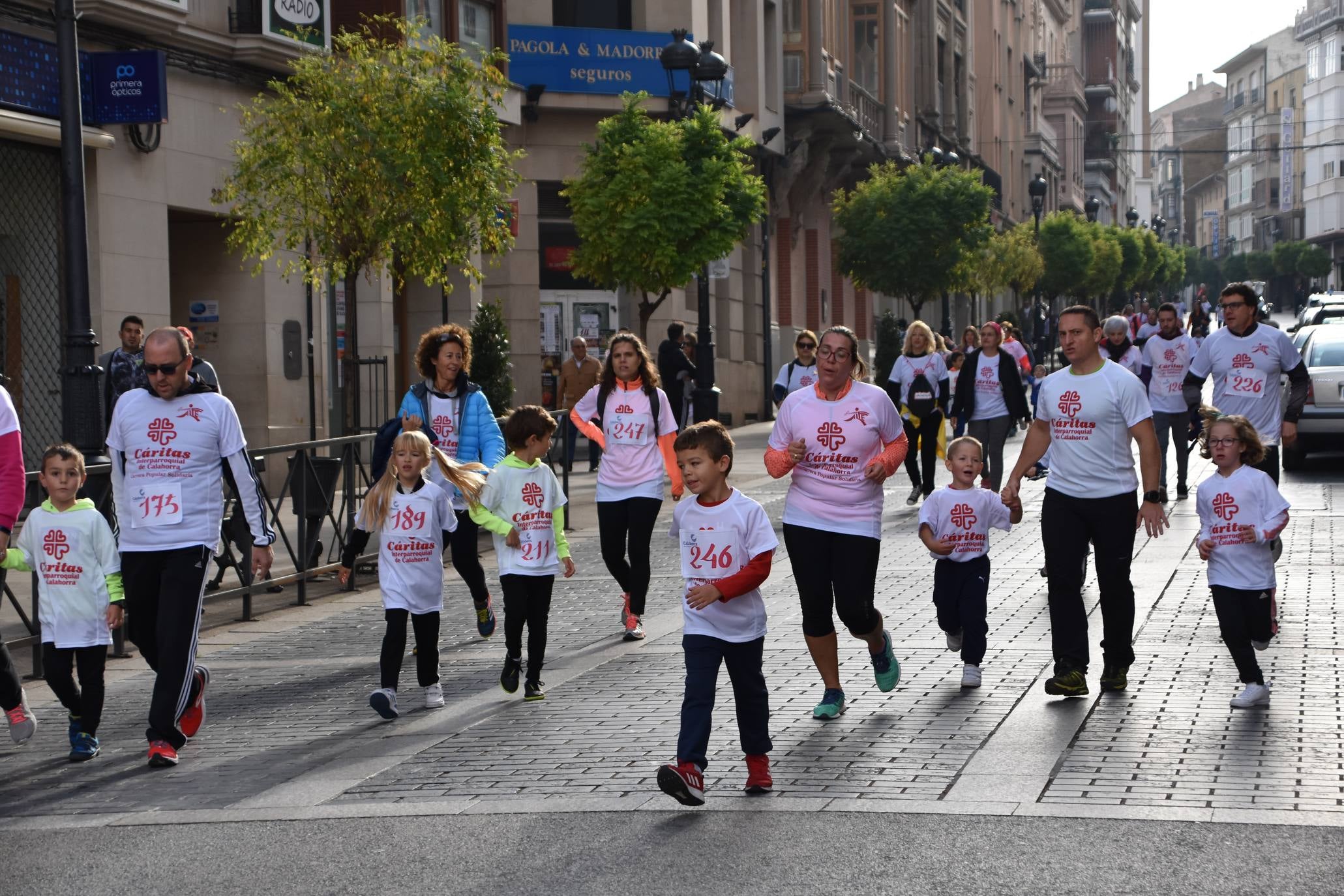 343 personas participaron en la marcha