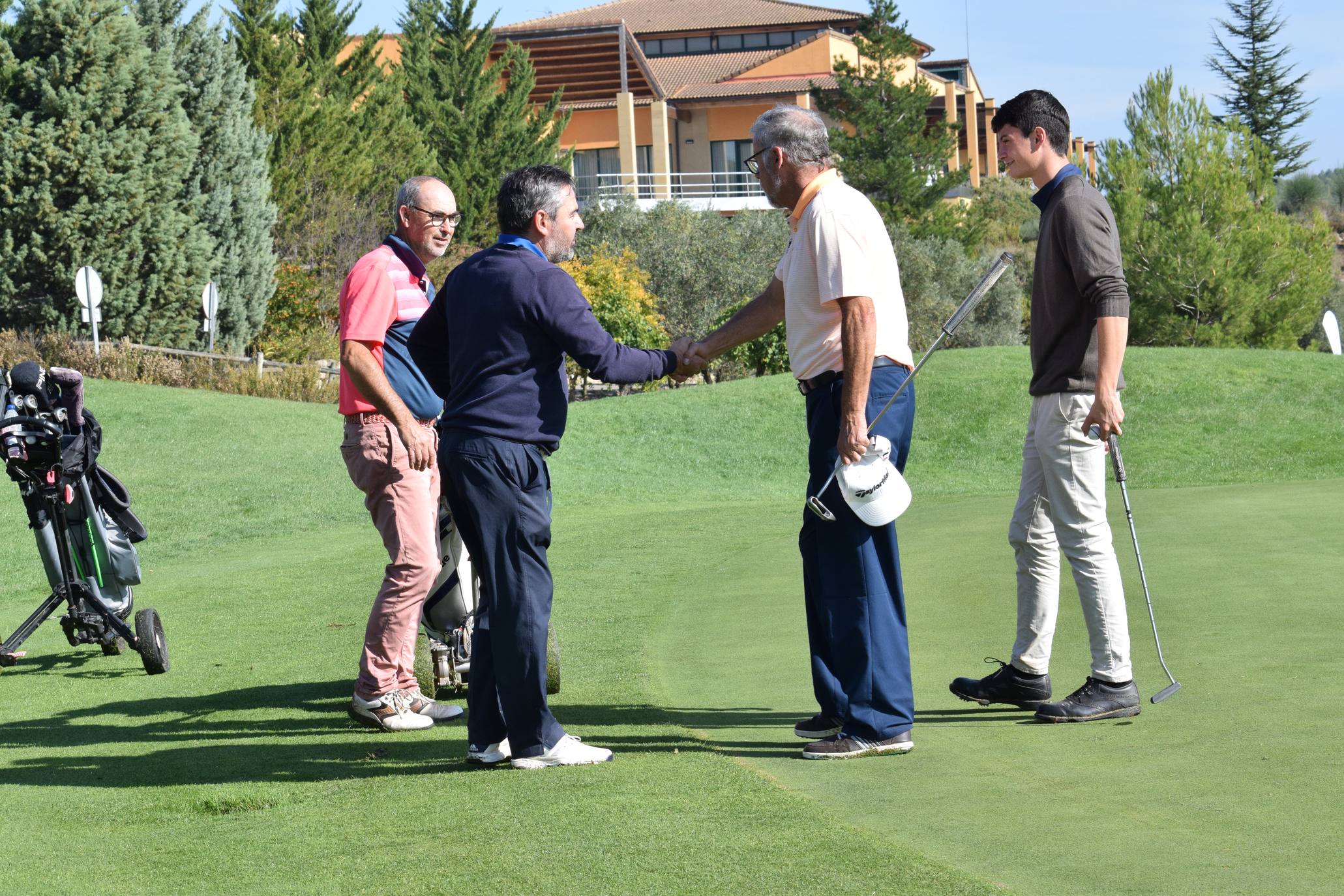 Los jugadores pasaron un gran día de golf en el último torneo de la Liga de Golf y Vino antes de la gran final.