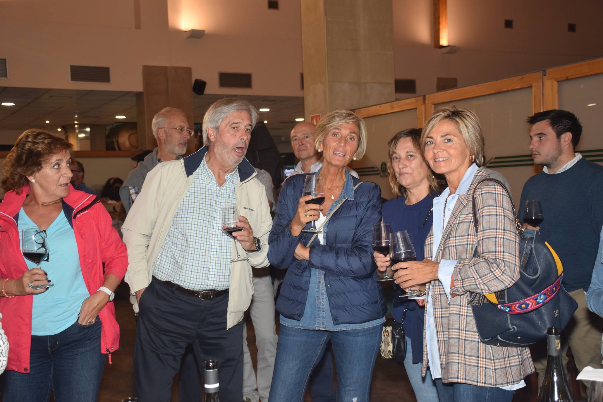 Los jugadores disfrutaron de la cata de dos vinos de Bodegas Carlos Moro antes de la entrega de premios.