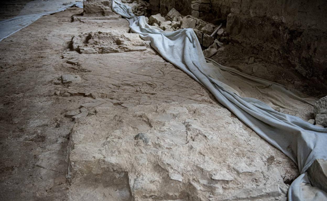 Patrimonio acuerda documentar y proteger los restos del convento hallado en las obras del Sagasta