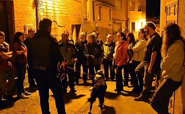 El perro Bizkor, entre los participantes del seminario