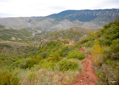 Imagen secundaria 1 - Ruinas de San Prudencio, sendero de aproximación y camino entre Ribafrecha y Alberite