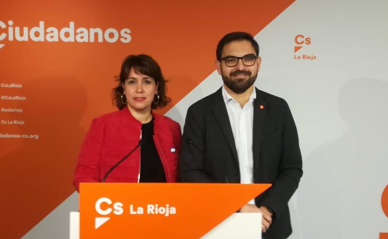 María Luisa Alonso y Diego Ubis, este miércoles en Logroño. 