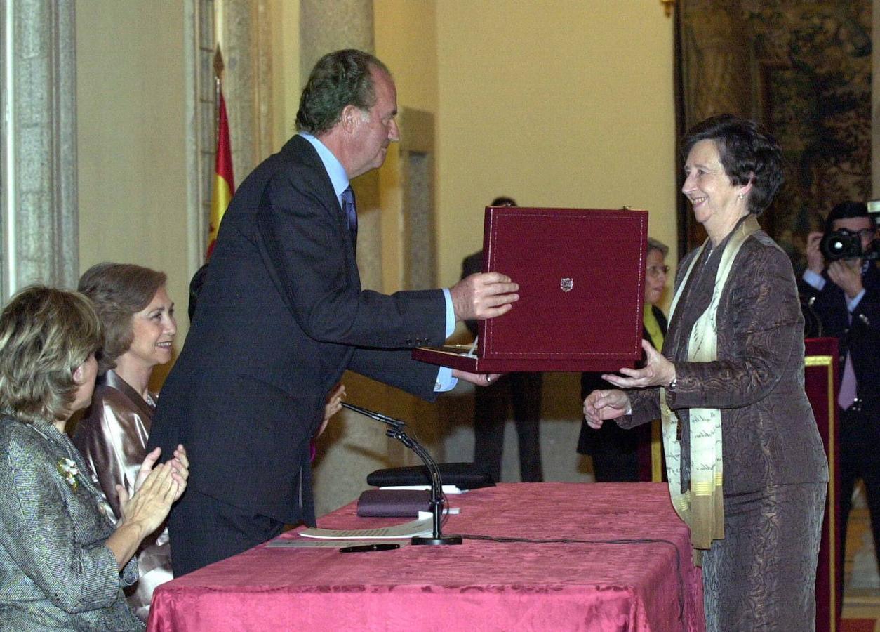 Bioquímica, discípula de Severo Ochoa, pionera en la Biología Molecular y la Biotecnología, una de las grandes científicas de este país. La asturiana ha fallecido este jueves a los 80 años.