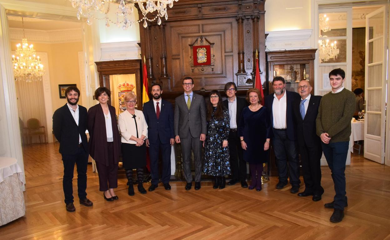 Javier Fernández, María de Toro, Gloria Martínez-Manso, Diego Fernández, José Antonio Rupérez, Marta Fernández, Bernardo Sánchez, Carmen Mateo, Juan Carlos Sancha, Javier Riaño y Juan Urgoiti.