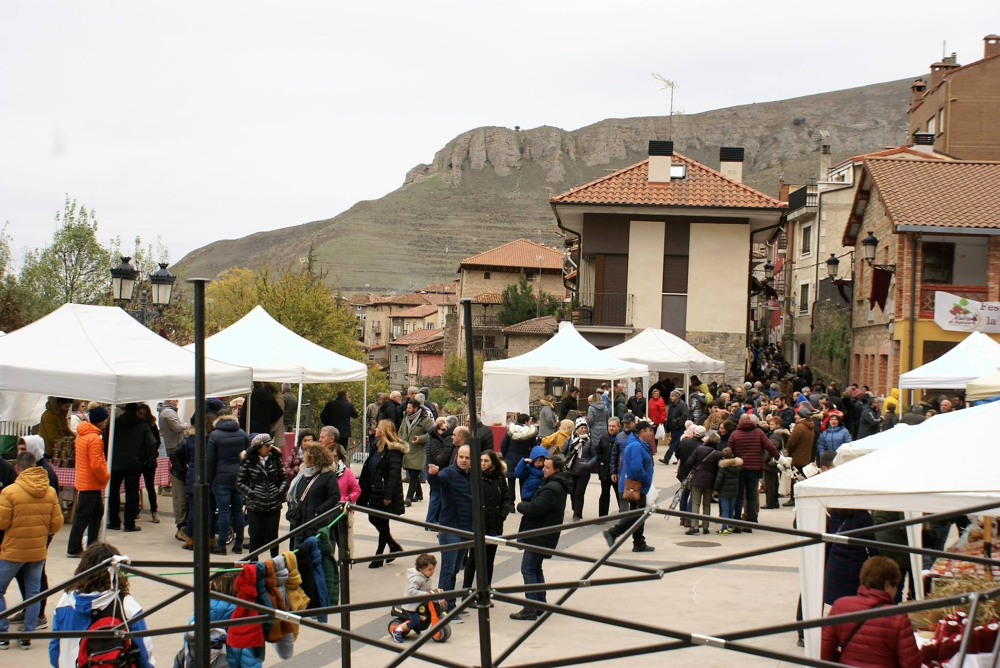 Se han repartido más de 600 raciones de la sabrosa legumbre. 