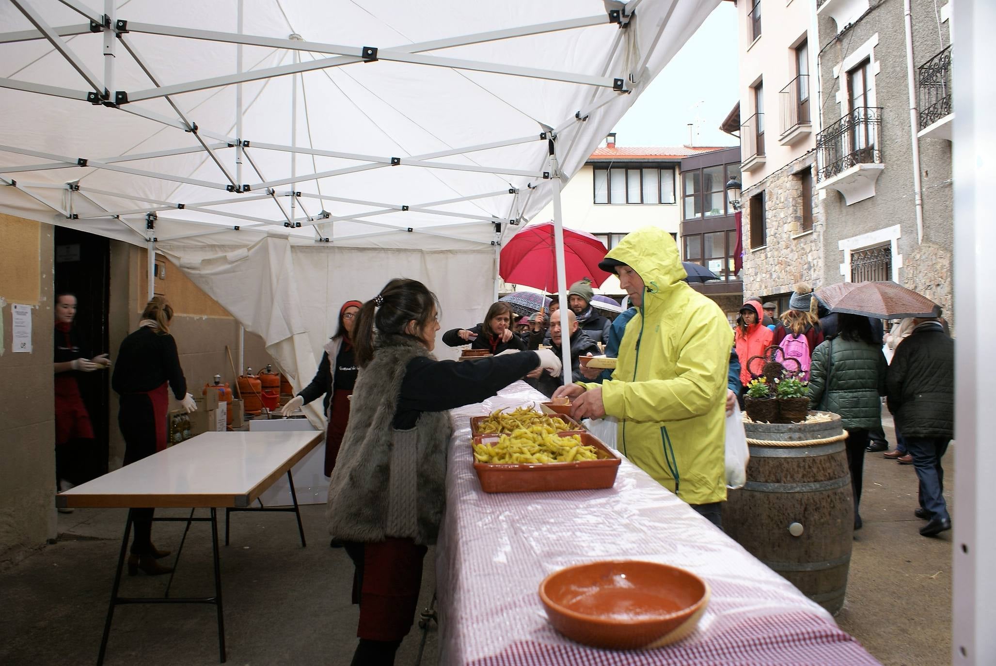 Se han repartido más de 600 raciones de la sabrosa legumbre. 