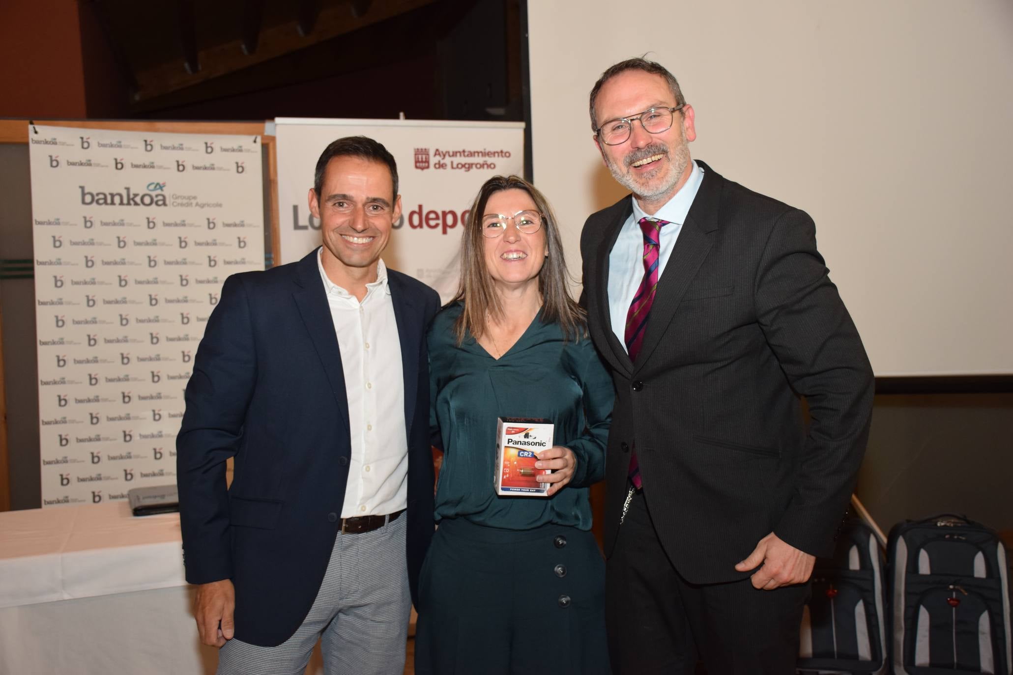 Entrega de premios a los ganadores de la Liga de Golf y Vino. 