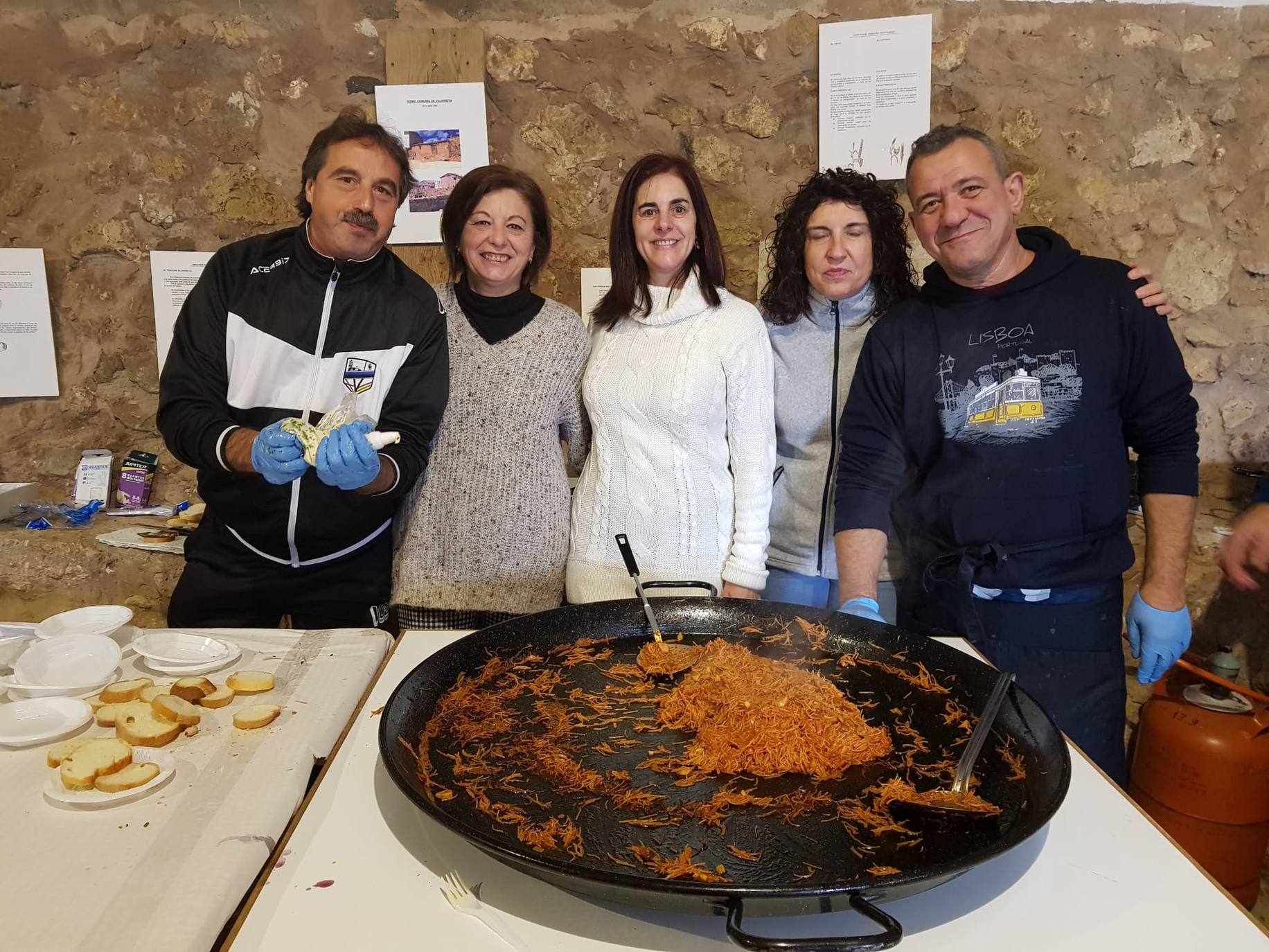 La localidad salió a buscar setas y aprender sobre ellas