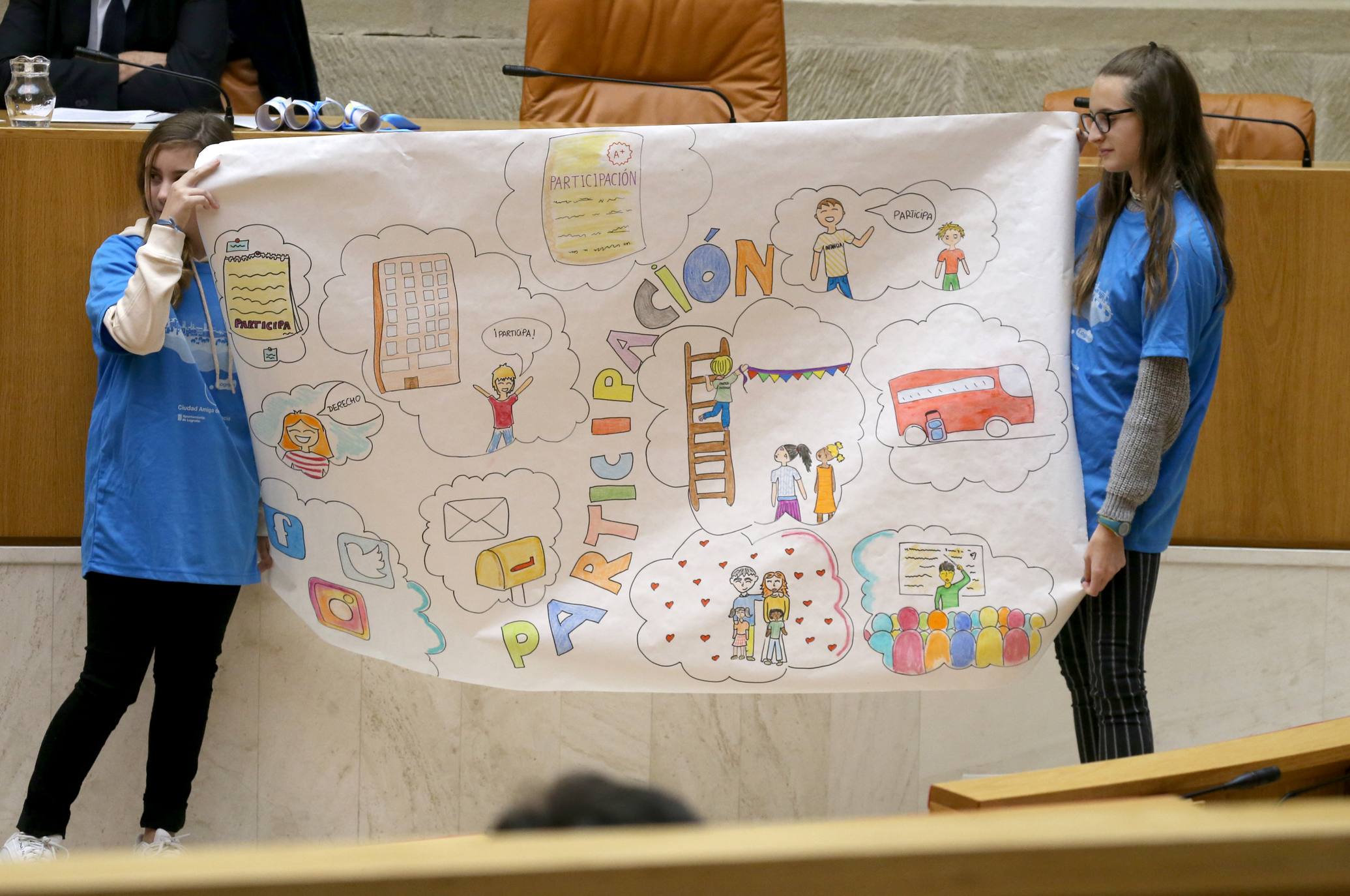 El Parlamento acogió la lectura del Manifiesto con motivo del 30º Aniversario de la Convención sobre los Derechos del Niño por parte del Comité de Unicef en La Rioja.