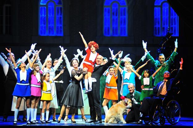 Escena del musical 'Annie'.