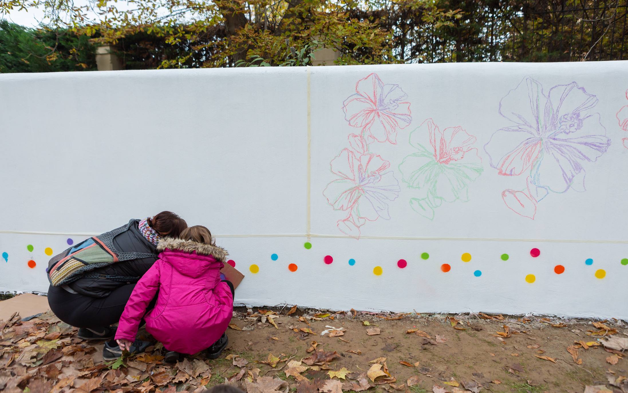 Escolares de Logroño pintan un mural en General Urrutia por las víctimas machistas