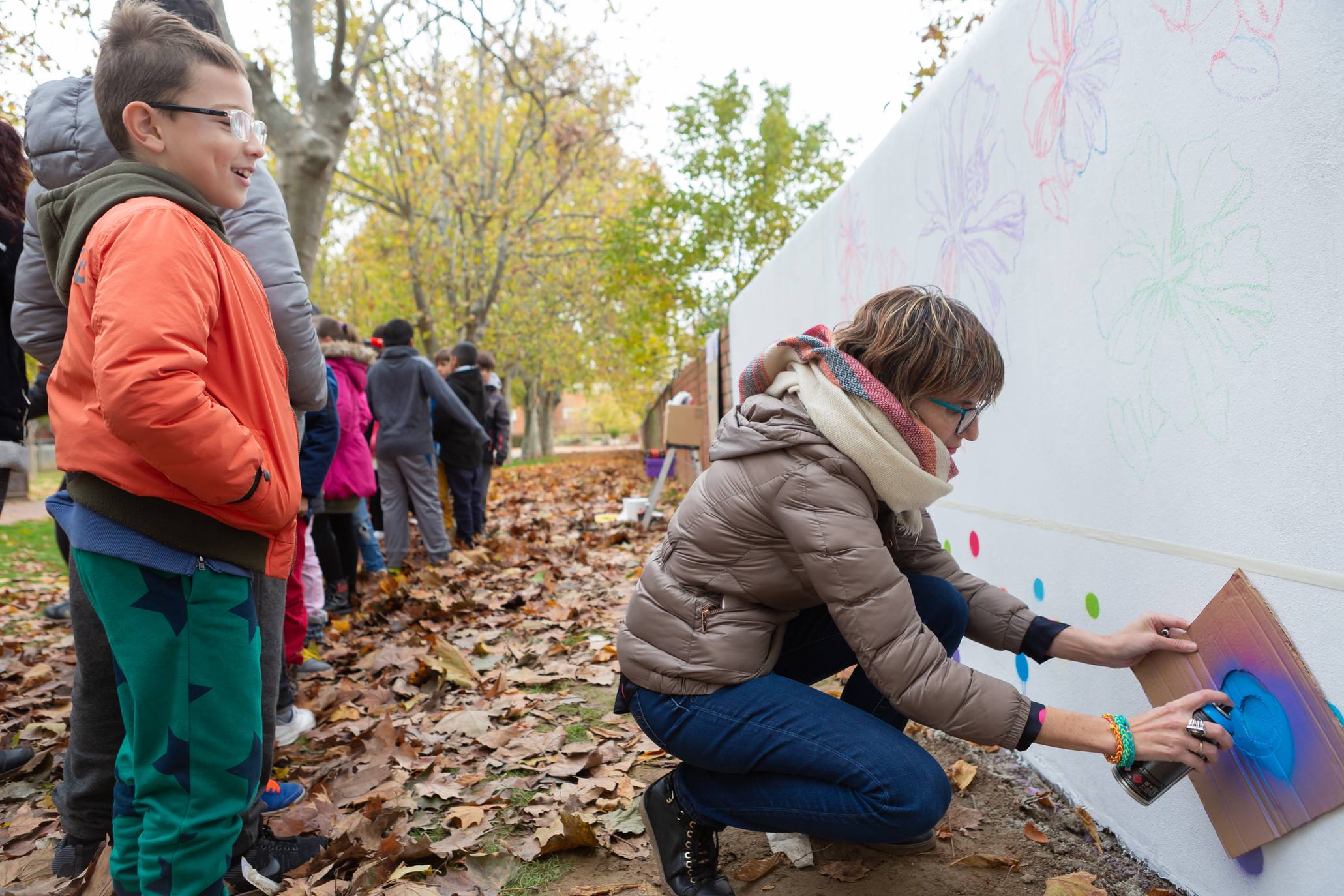 Escolares de Logroño pintan un mural en General Urrutia por las víctimas machistas