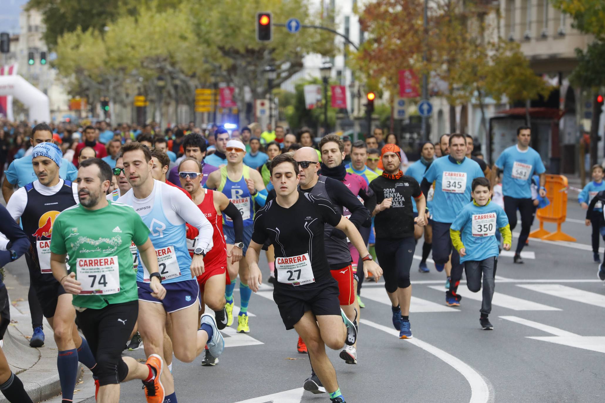 Cientos de familias y amigos han salido este domingo a hacer deporte por la capital riojana... ¡con un ambientazo increíble!