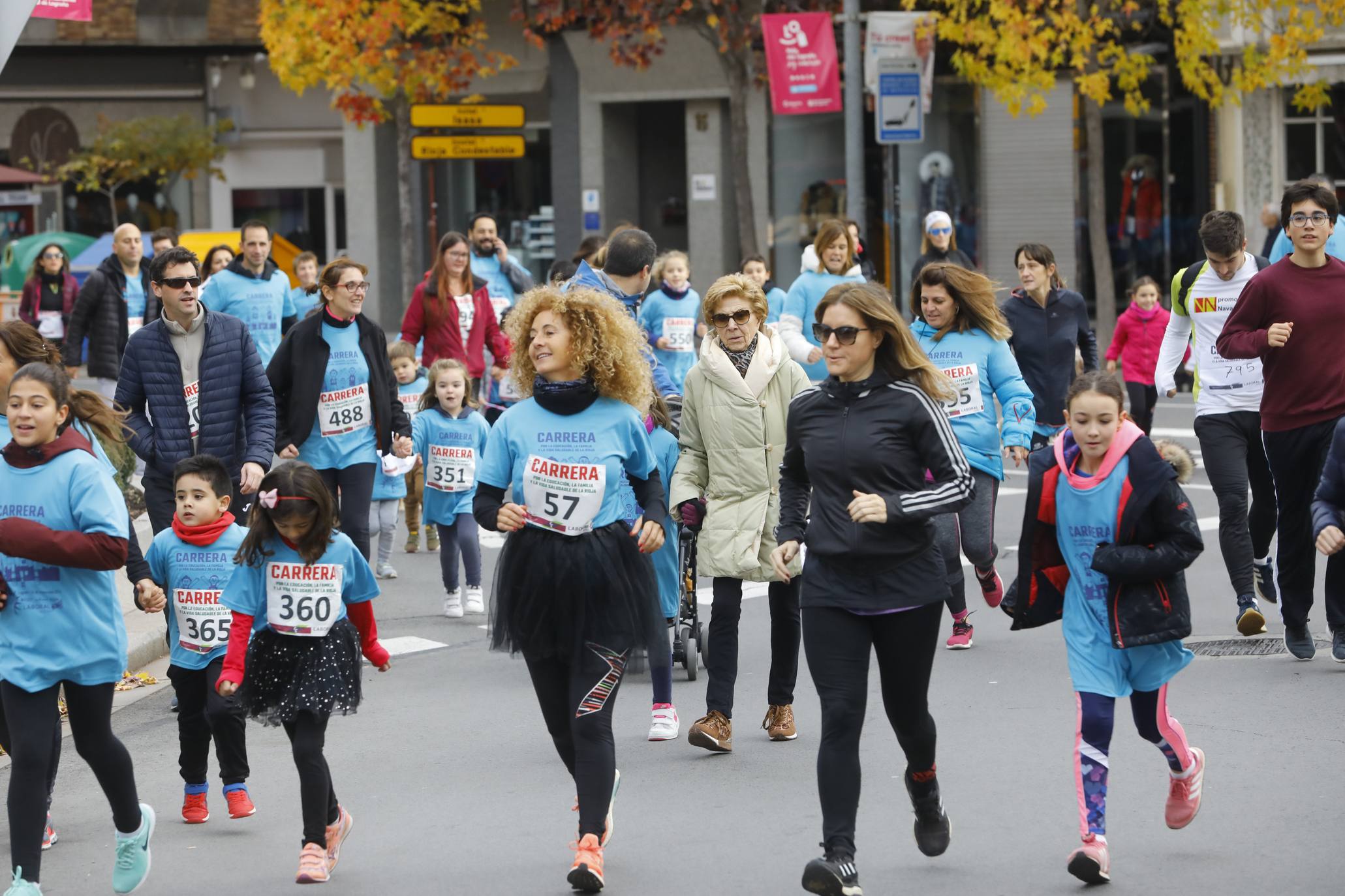 Cientos de familias y amigos han salido este domingo a hacer deporte por la capital riojana... ¡con un ambientazo increíble!