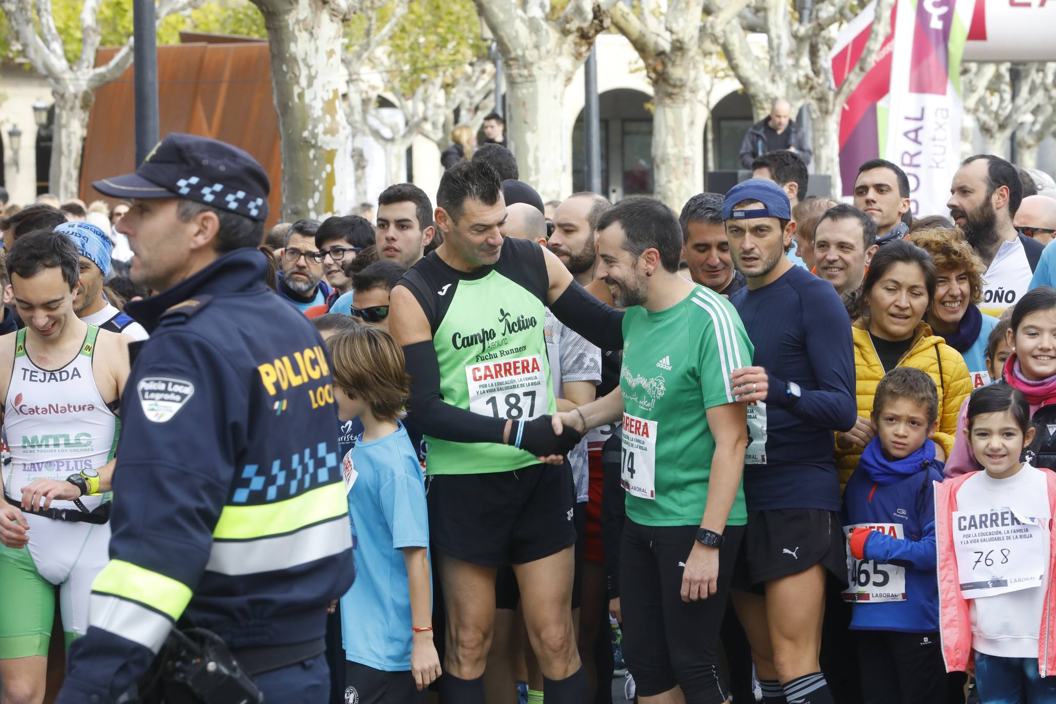 Cientos de familias y amigos han salido este domingo a hacer deporte por la capital riojana... ¡con un ambientazo increíble!